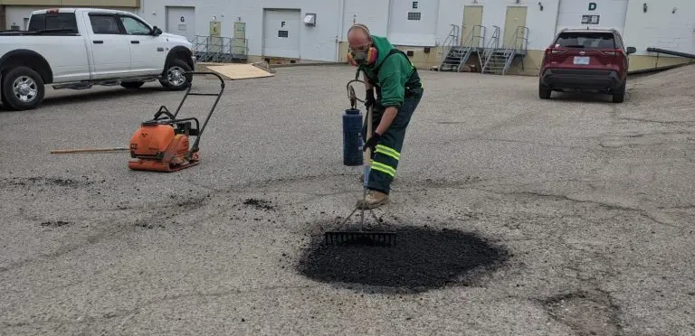 Pothole Patching with Recycled Asphalt Materials